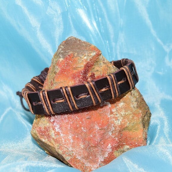 Peaks Jewelry Jewelry - Malik Punch Weave Womens Hemp Leather Bracelet Cinnamon Brown Gift Packaged